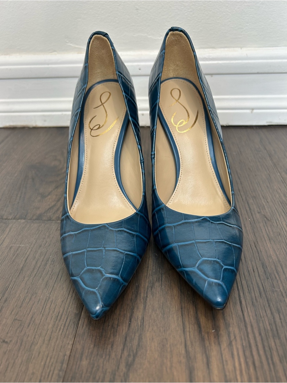 SAM EDELMAN - Teal Blue Croc-Embossed Pointed Pump Size 6